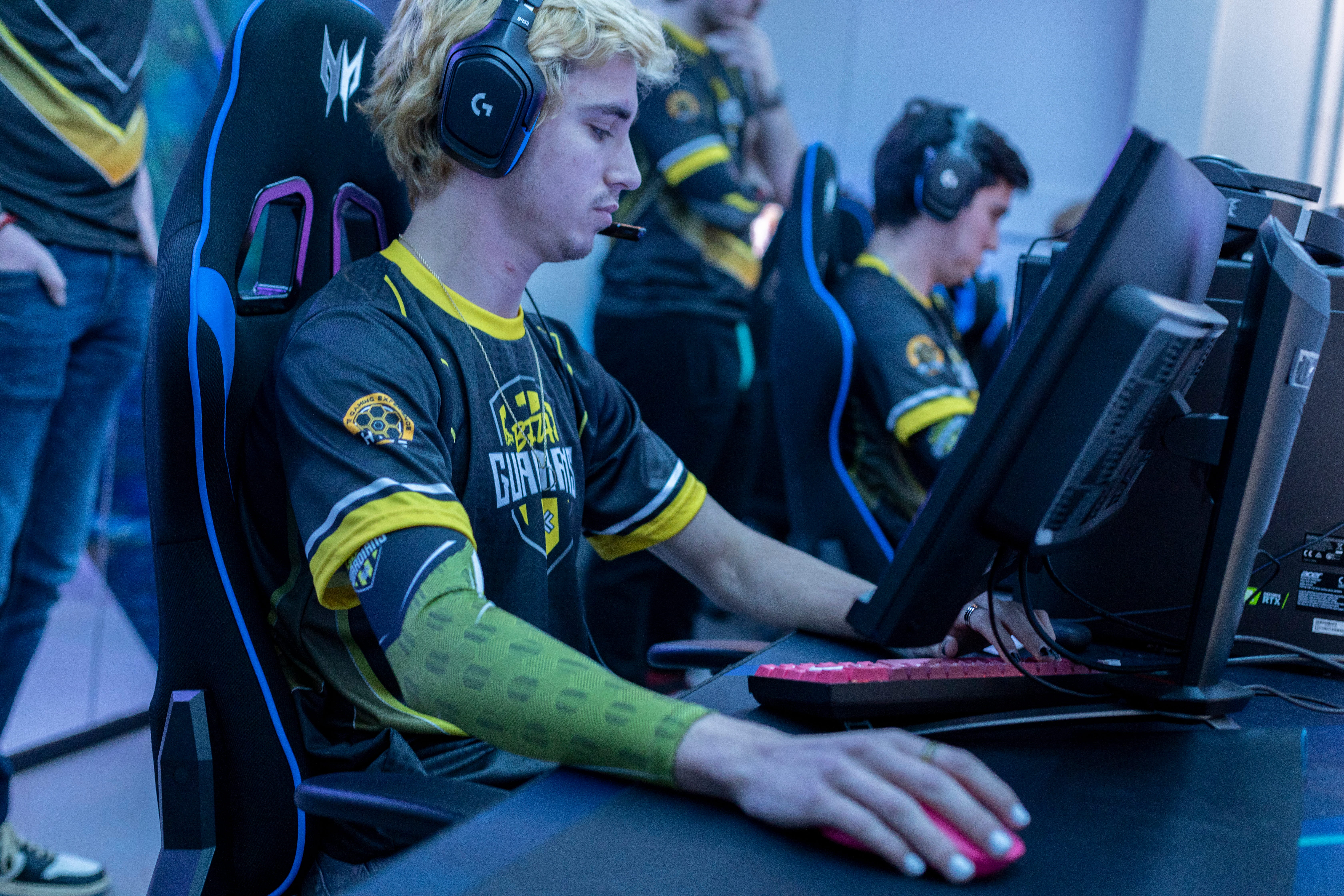 Inside The Hive: How the Guardians Are Helping Rewrite Esports Coaching